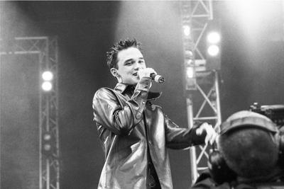 Gareth Gates performed at Leo Leisure